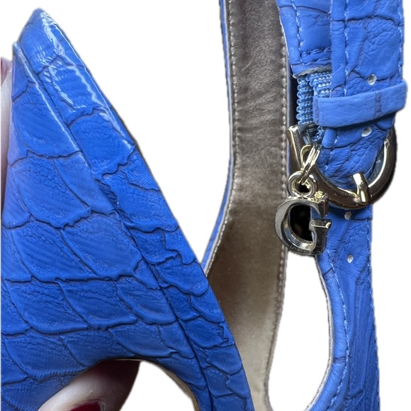 Woman’s Guess platforms blue with gold stripes pre loved LIKE NEW🔥🔥🔥FREE 🚚 - Picture 15 of 17